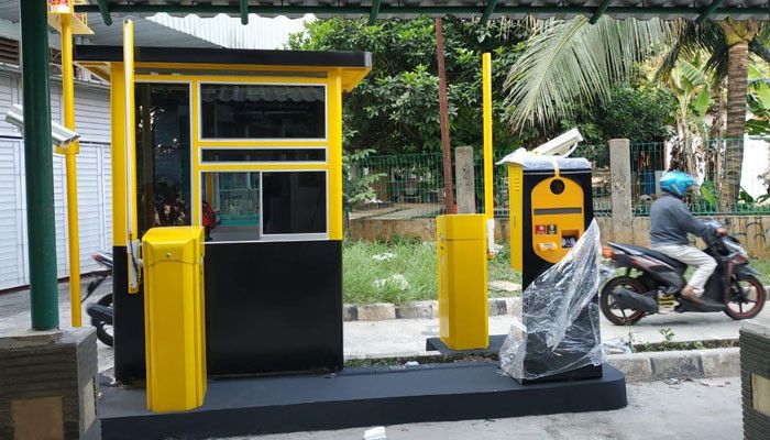 Kebijakan kontroversial UI