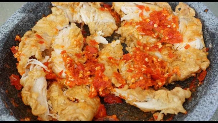 5 Resep  Ayam  Geprek  Endolita dengan Sambal  Super  Pedas 