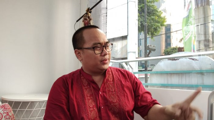 Juru Kampanye Iklim dan Energi Greenpeace Indonesia Bondan Andriyanu