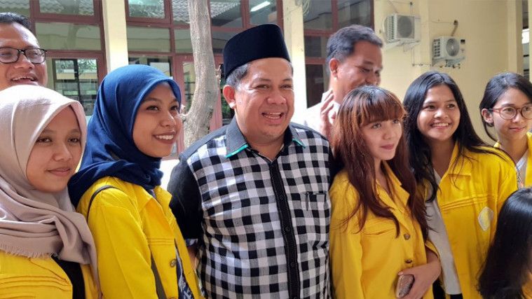 Heboh Lulusan UI Tolak Gaji 8 Juta, Fahri Hamzah Sebut Itu Wajar