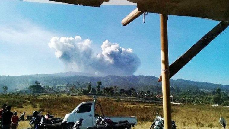 Video Detik-Detik Erupsi Gunung Tangkuban perahu