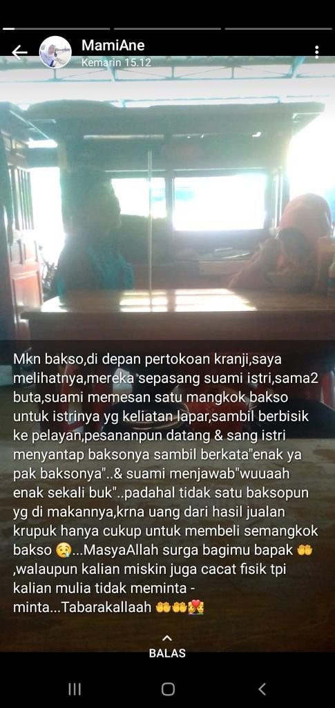 Pasangan tuna netra beli bakso