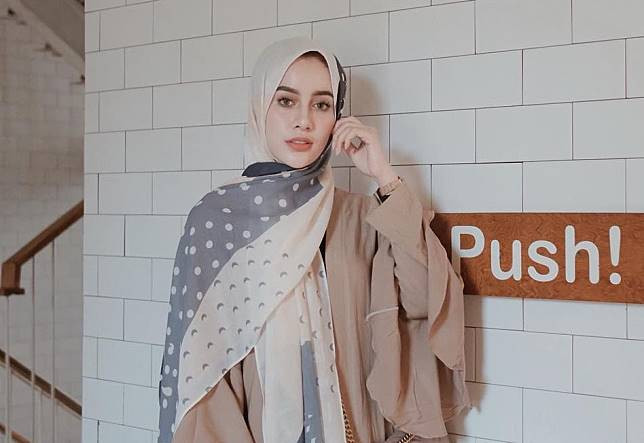 Tutorial hijab pesta sederhana