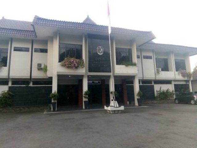 Gedung DPRD Karangayar ternyata angker!