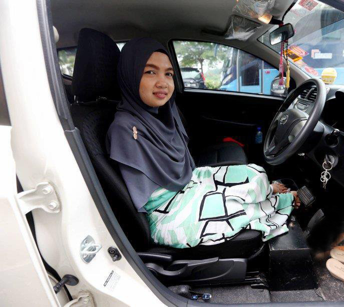 Menyetir pakai kaki