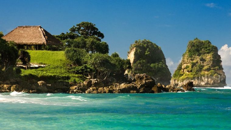 Daftar Pantai Terindah di Indonesia yang Wajib Kamu Kunjungi