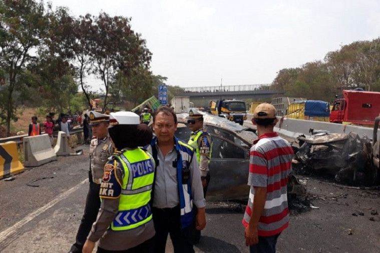 Kecelakaan di tol Purbaleunyi