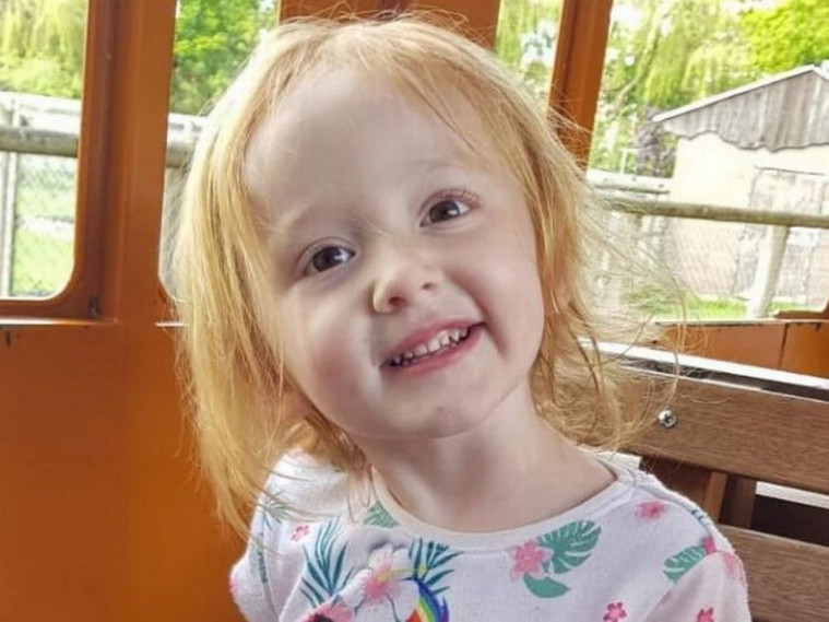 Aoife Flanagan-Gibbs, gadis berusia 3 tahun yang salah didiagnosis oleh dokternya