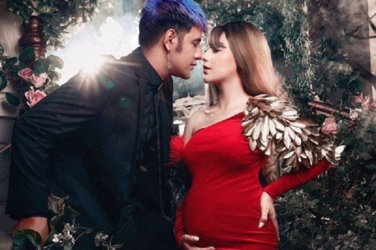 Foto kehamilan Irish Bella