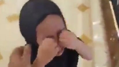 si anak nangis dikerjain ayahnya