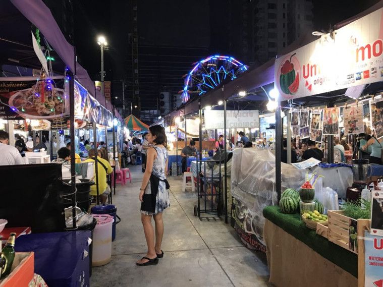 Pasar Murah Meriah dan Serba Ada di  Bangkok