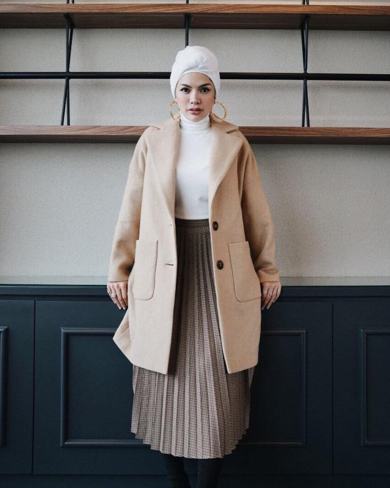30 Foto Nikita Mirzani Dari Sexy Hingga Menggunakan Hijab