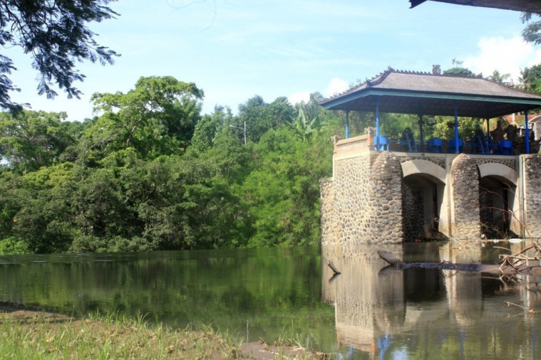 5 Kampung Dedemit Ini Dekat Dengan Permukiman Warga, Lho!
