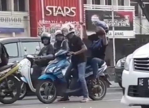 malu melihat teman yang dibonceng joget