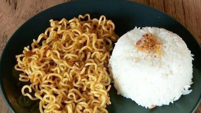 Bahaya Jika Makan Mi Instan dan Nasi