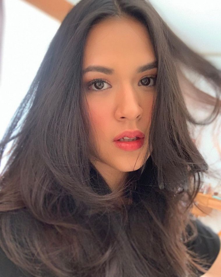 Cinta Laura dan Agnes Monica