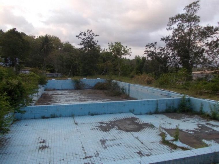 5 Tempat Terbengkalai Ini Artistik Tapi Nyeremin!