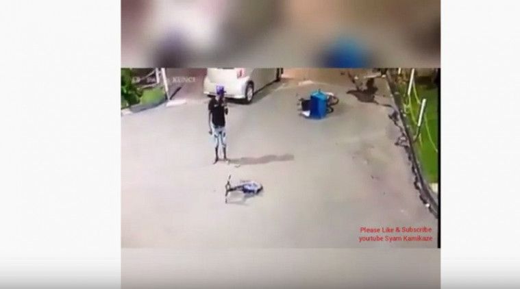 Sepeda Pun Terbelah Jadi Dua