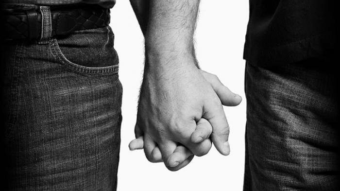 Klaim Aplikasi iPhone Membuat Dirinya Gay, Kini Pria Ini Menyesal Tak Bisa Kembali Normal