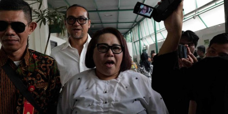 Persidangan Nunung dan suami