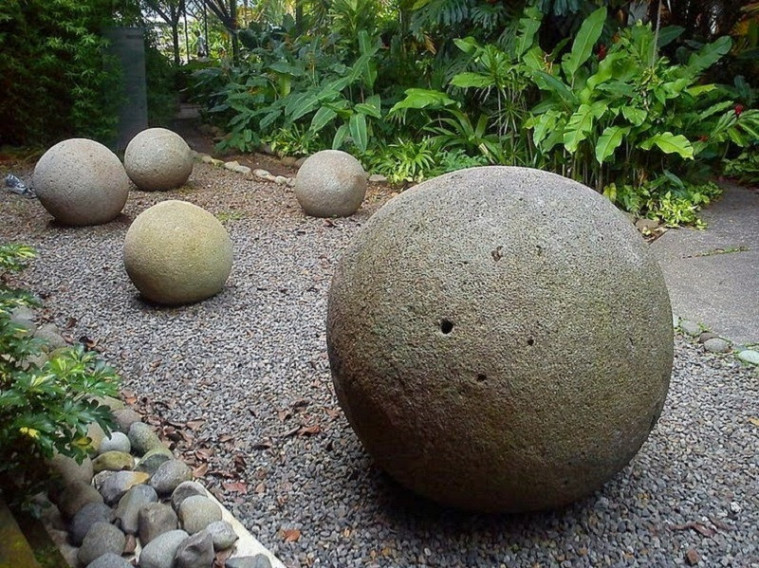 Batuan raksasa kuno