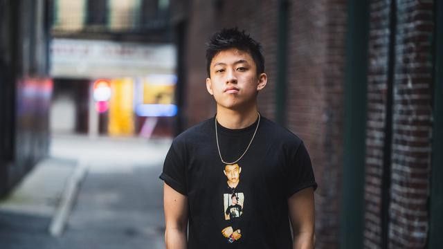 Bertrand Peto dan Rich Brian