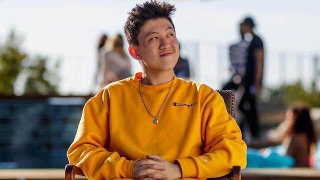 Bertrand Peto dan Rich Brian