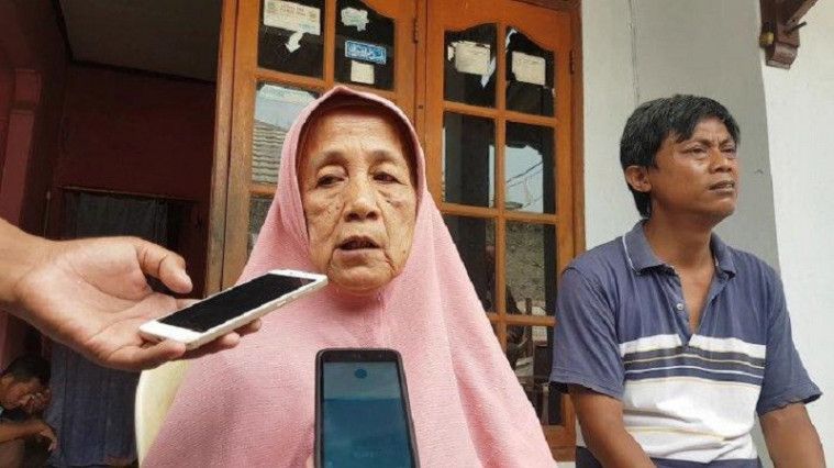 Nenek Arpah ditipu oleh tetangganya sendiri