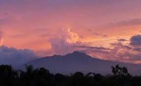 Gunung angker di Jawa