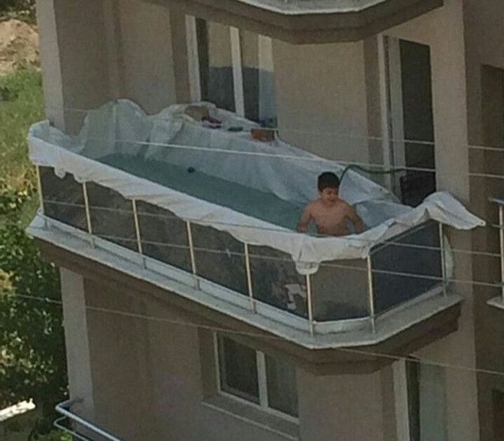 12 Foto Orang ini Bikin Kita Yakin Mereka Sudah Dulu Hidup di Tahun 3019