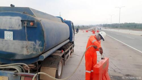Water barrier bergerak sendiri