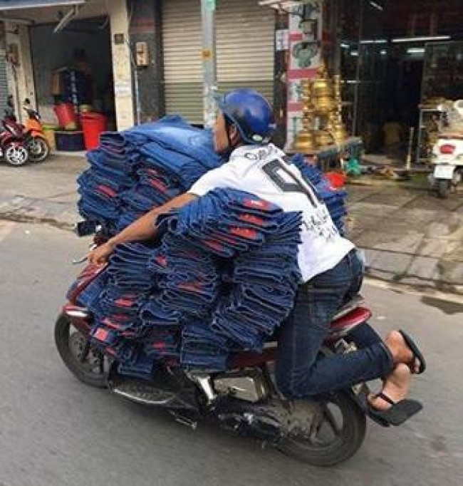 12 Cara Mengantar Barang Paling Absurd Bikin Gak Percaya