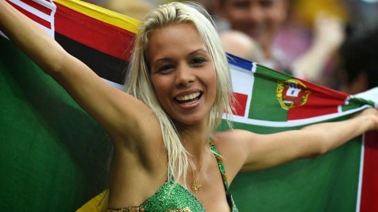 Deretan Gadis Cantik Dalam Piala Dunia 2014