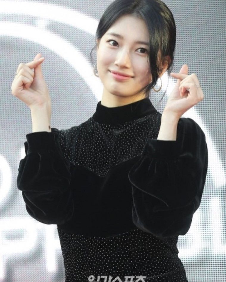 IU