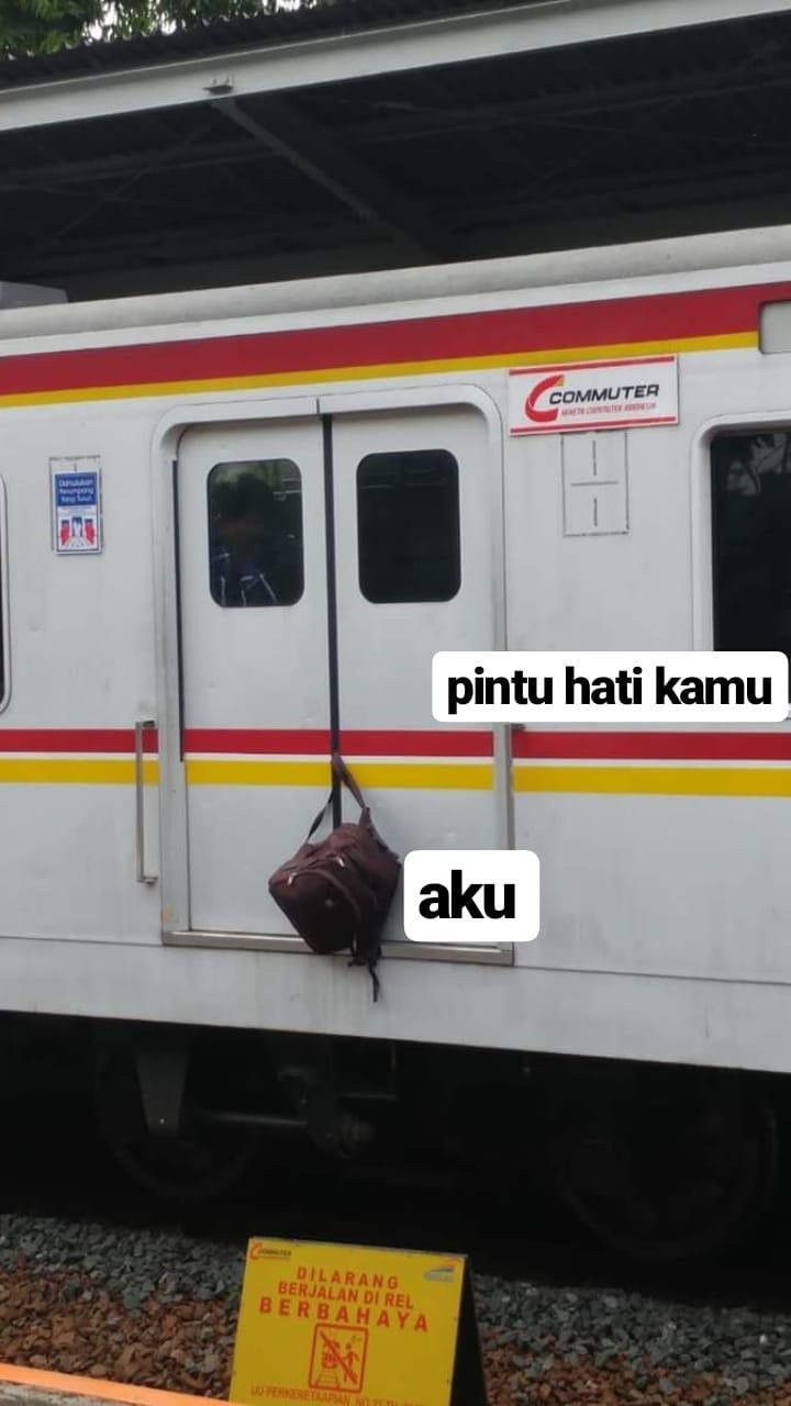 Tas tersangkut di luar