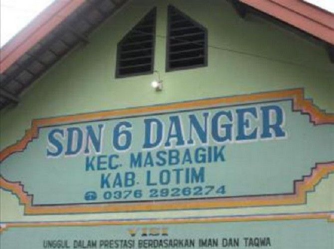 Kocak, 10 Nama Sekolah Ini Ngocok Perut Abis!