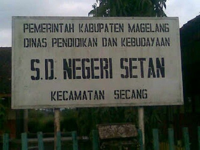 Kocak, 10 Nama Sekolah Ini Ngocok Perut Abis!