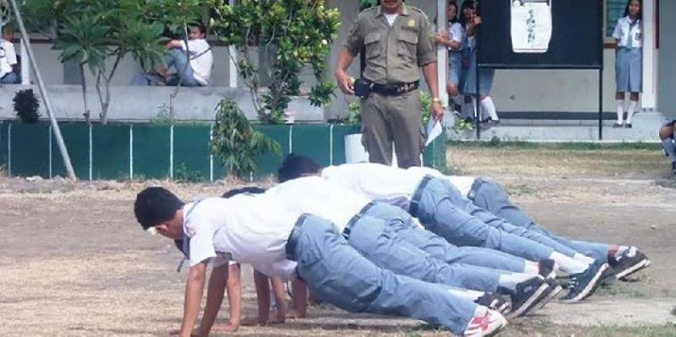 10 Jenis Hukuman Semasa Sekolah Ini Bakalan Bikin Kamu Kangen Berat!