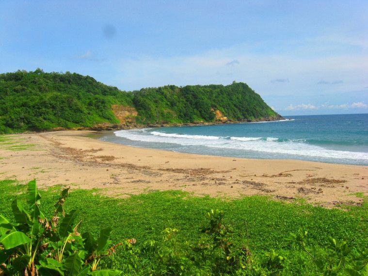 11 Tempat Wisata Pantai di Blitar Paling Indah!