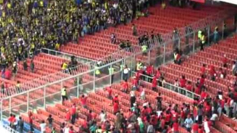 Balas Kerusuhan di GBK, Suporter Malaysia Keroyok 2 Suporter Indonesia