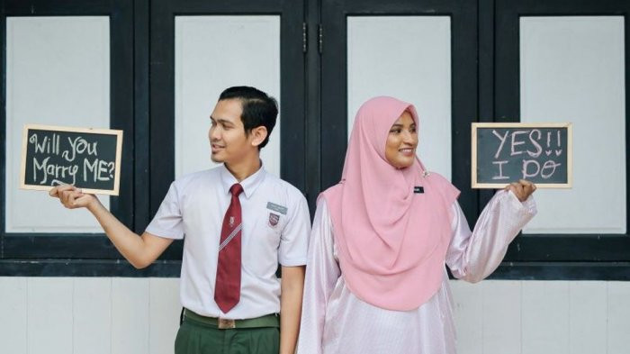 Berawal dari Bercanda, Pria Ini Akhirnya Dapat Menikahi Gurunya Semasa SMA