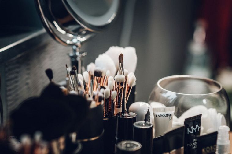 Usai berhemat demi make up justru didiagnosa kanker