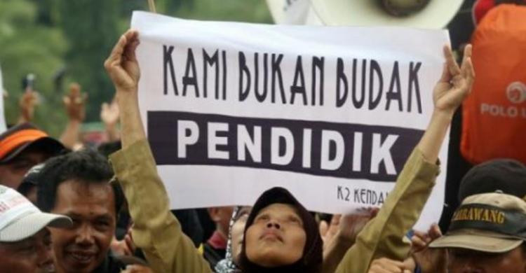 Rahmah, guru honorer yang dianiaya wali murid
