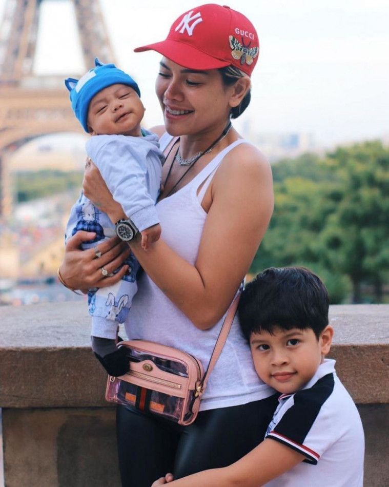 Nikita Mirzani dan Azka Raqila