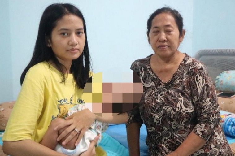 Dina saat memberikan keterangan pada wartawan