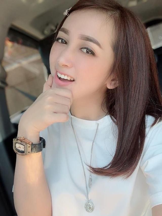 Angely Emitasari