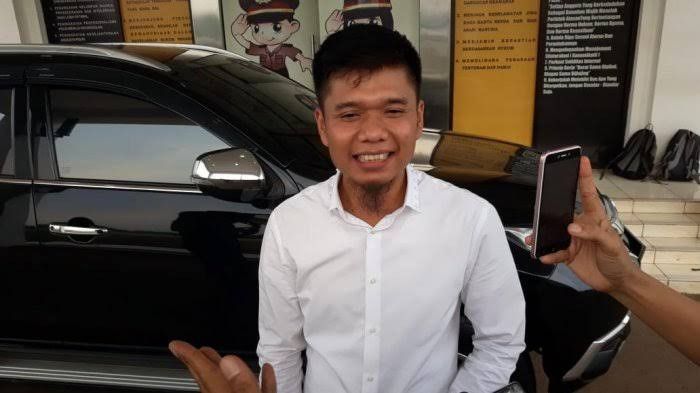 Akun @digeeembok dipolisikan Roni Mirsa