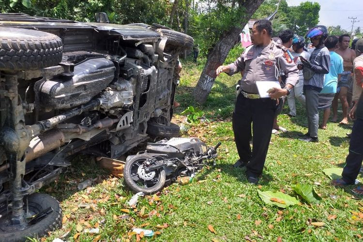 Mobil dinas tabrak pemotor hingga tewas