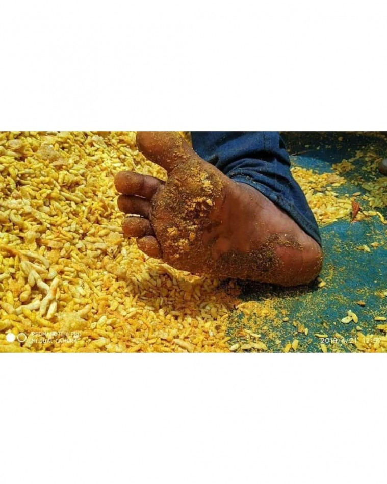 Begini Rusuhnya Pembuatan dan Pengemasan Snack Curah yang Bikin Jijik!