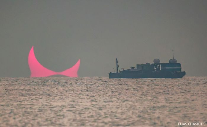 Foto "tanduk setan" hasil jepretan Elias Chasiotis